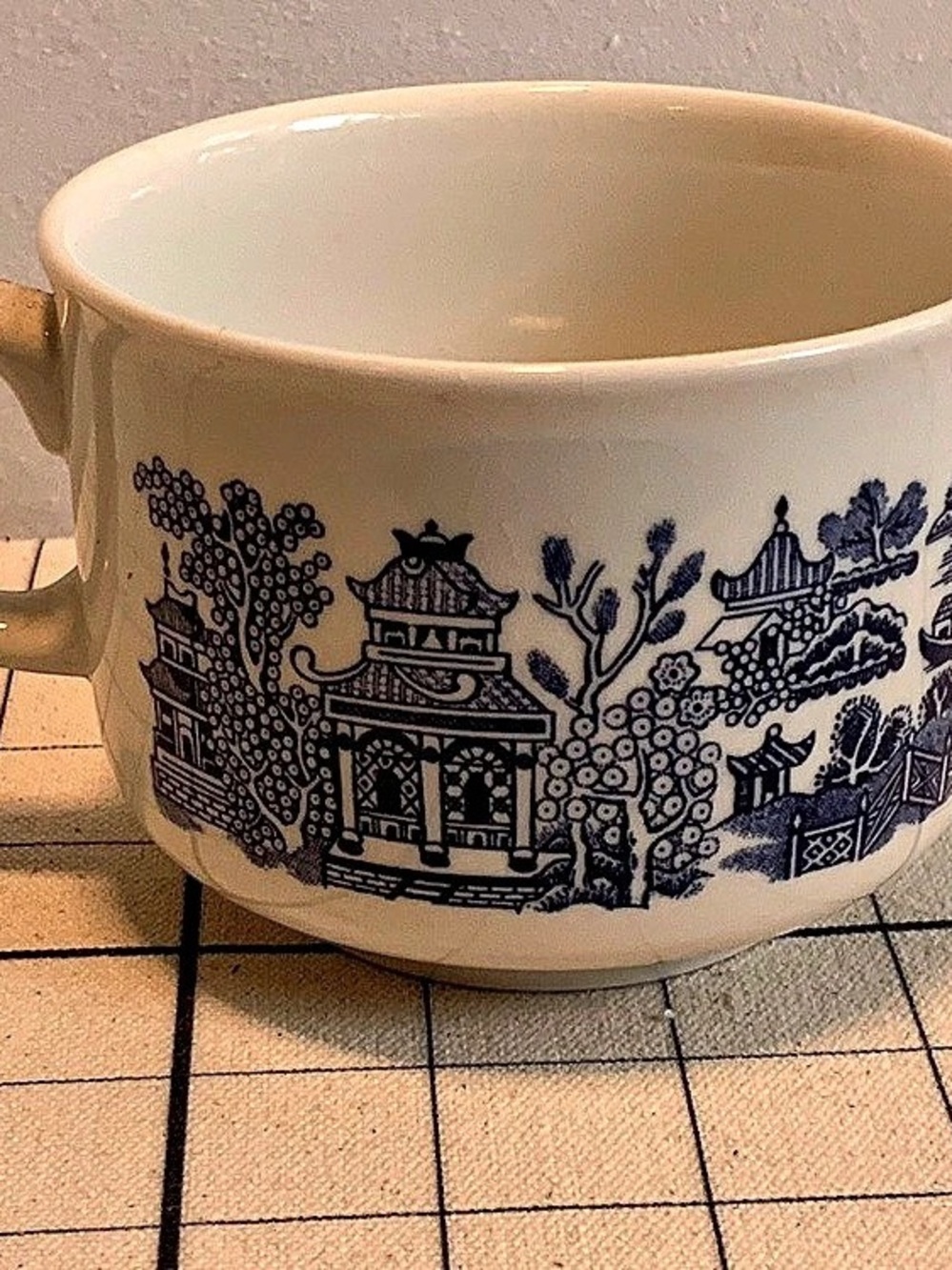 Vintage Blue Willow Large Soup/Tea Cup- Incised “ENGLAND” mark